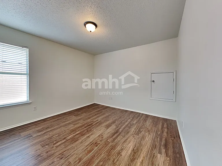 1311 Calvert Dr — Photo 16