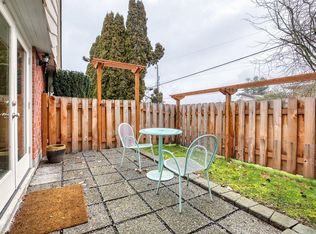 2807 22nd Ave W APT 2, Seattle, WA 98199