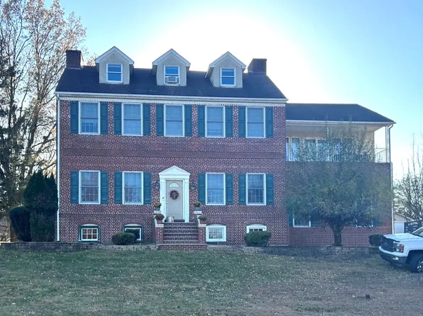 106 Shiery Ct, Gilbertsville, PA 19525