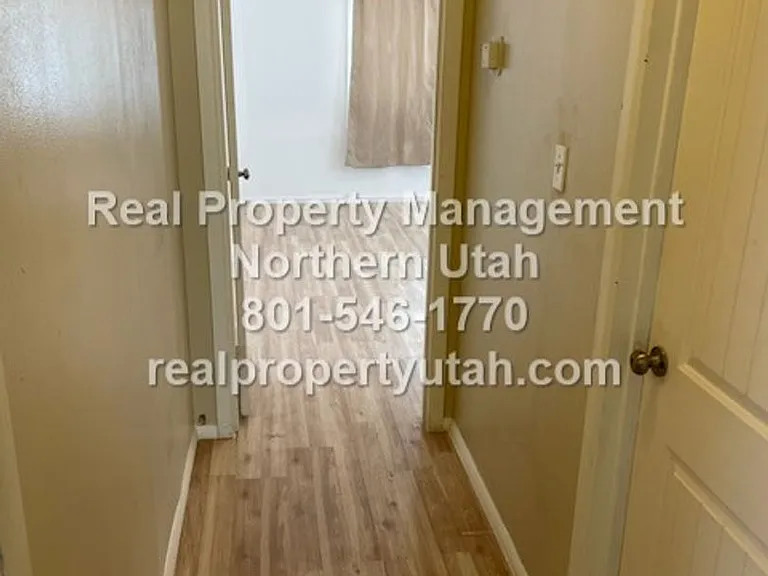 963 Rushton St — Photo 7