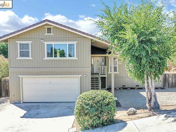 2nd image of 138 Hyde Pl