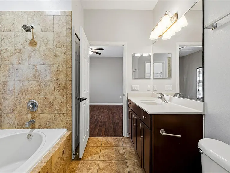 6364 Lake Smith Cir — Photo 13