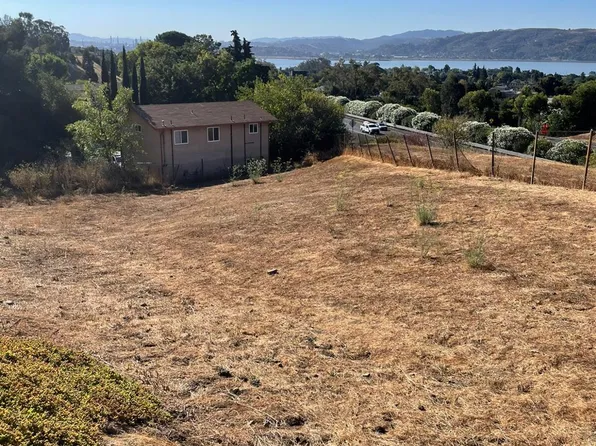 1790 Pacifica Court, Benicia, CA 94510