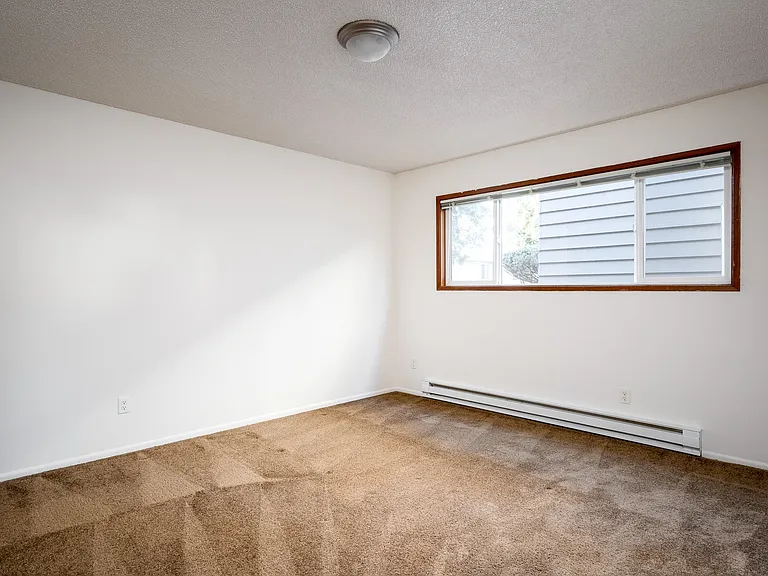 Crown East Apartments — Photo 6