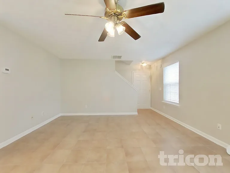261 Silver Ridge Dr — Photo 3