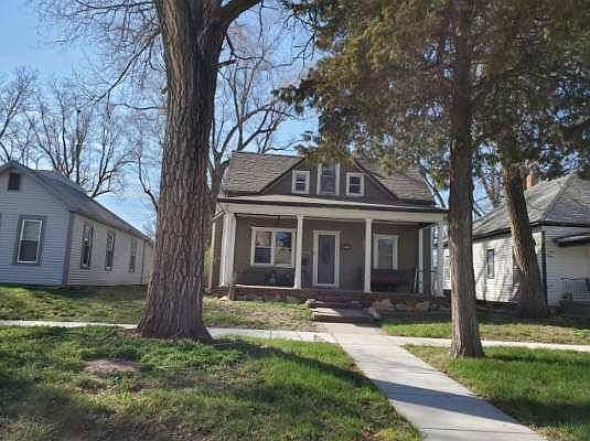 2nd image of 312 E 5th St