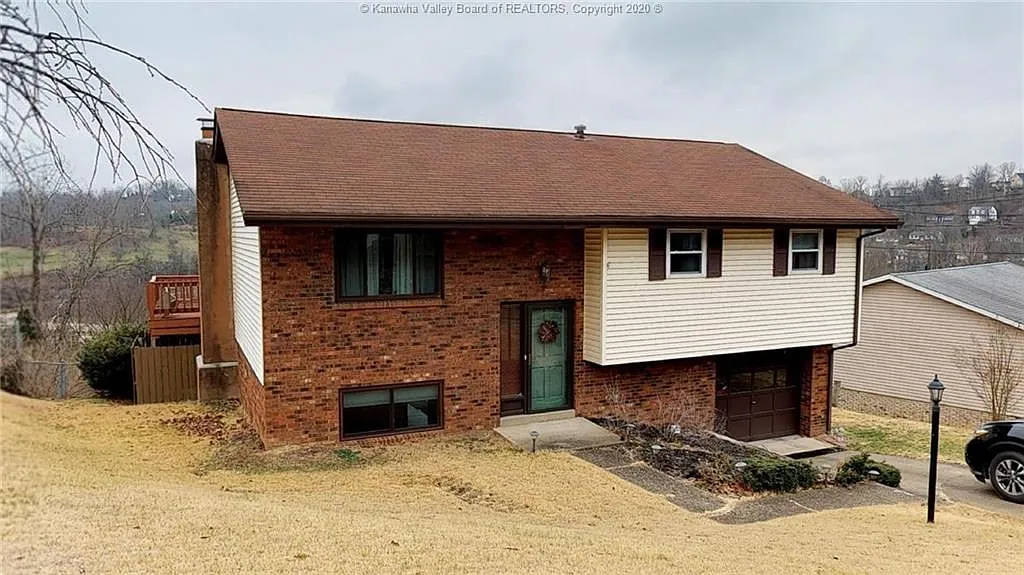 1406 Lyndale Dr photo 1