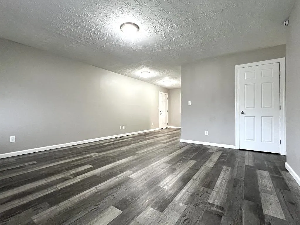 77 Brookhaven Drive — Photo 2