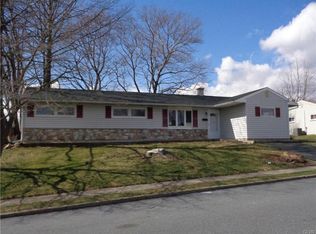562 Miller Ln, Whitehall, PA 18052