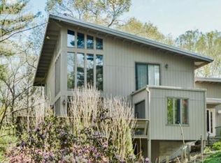 8 Plummer Rd, Boxford, MA 01921