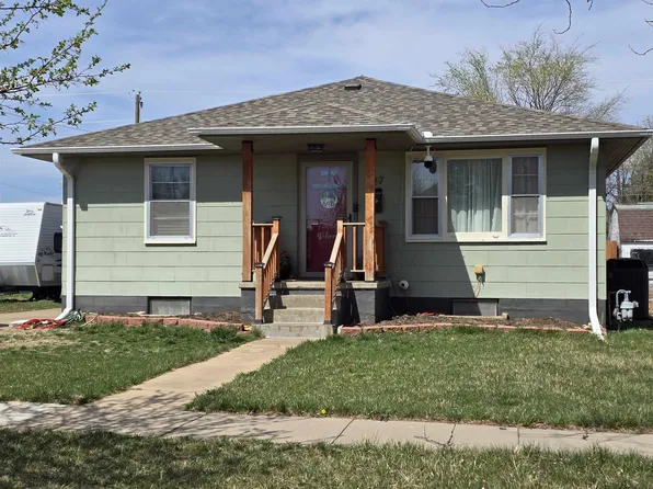 727 E 5th St, Russell, KS 67665