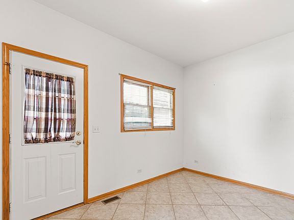 4th image of 546 N 4th Ave