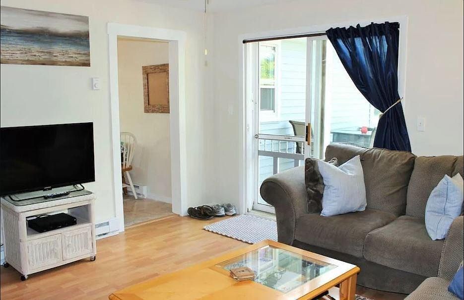 2nd image of 7 Margaret St