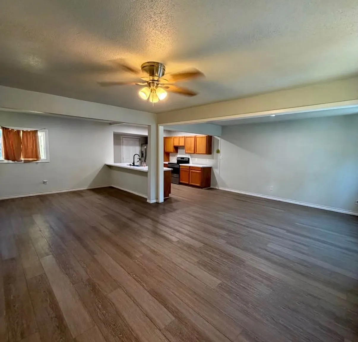 2 bed, 1108 sqft, $1,300 — Photo 4