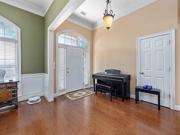 5th image of 1019 Bent Pine Ct