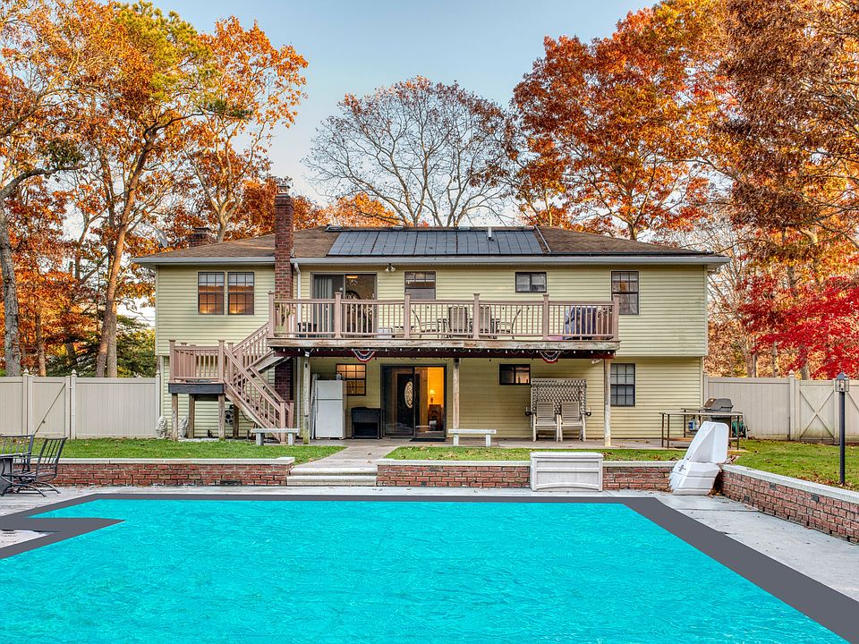 1st image of 8 Evergreen Ln