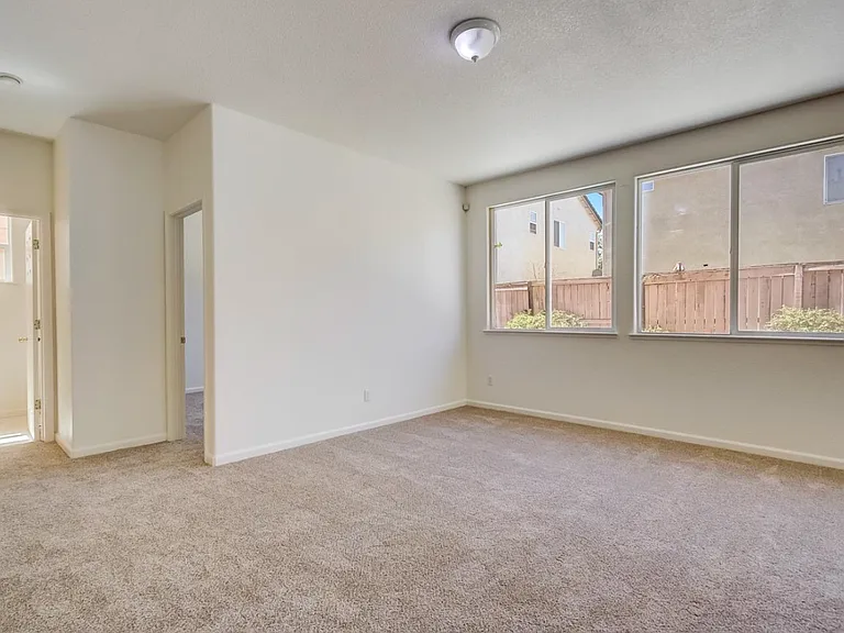 2951 Ottumwa Dr — Photo 7