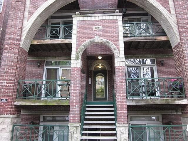 1st image of 4108 N Kenmore Ave #1