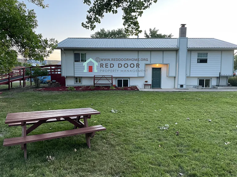 2408 Main St — Photo 16