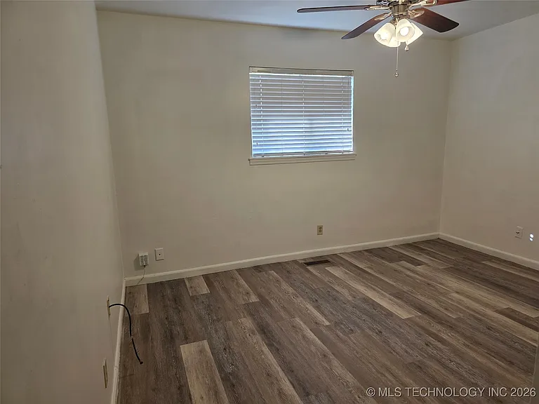 3329 E 47th Pl — Photo 14