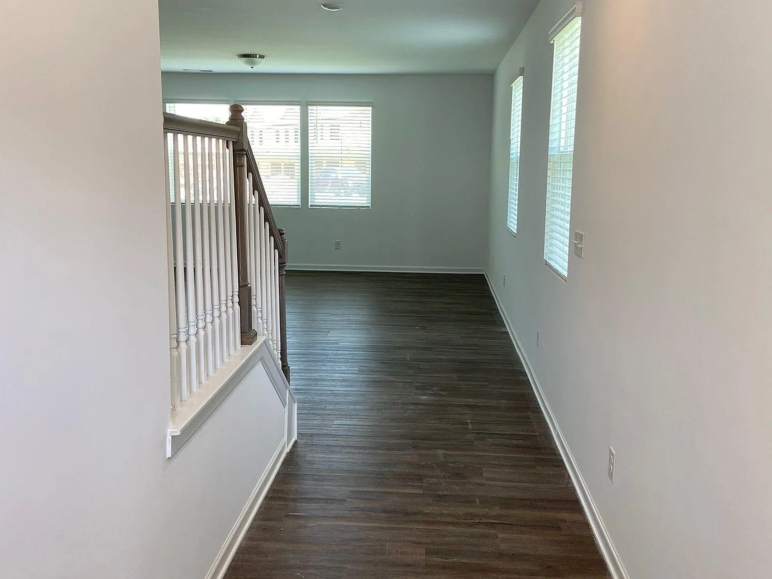 3 bed, 2.5 bath, 1970 sqft, $2,200 — Photo 3
