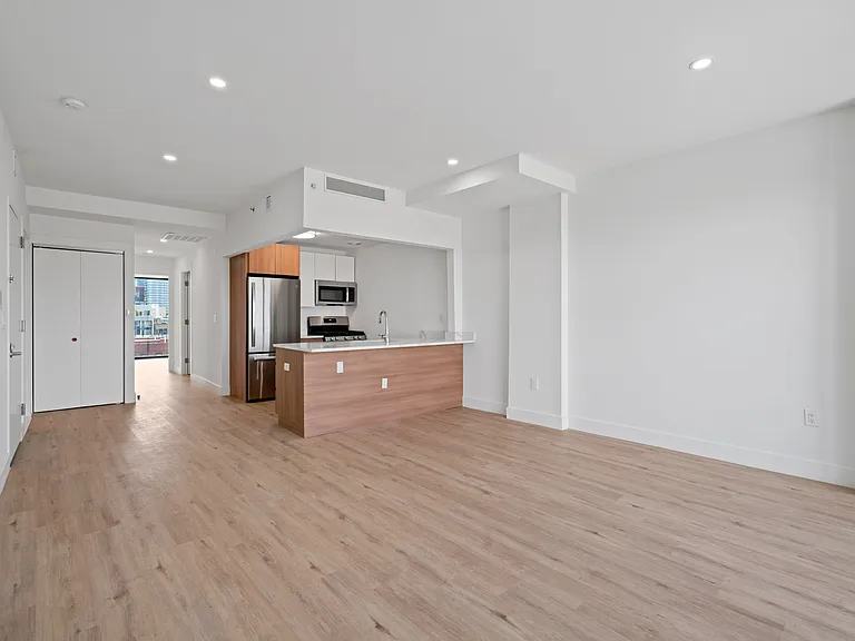 2516 37th Ave #PHA — Photo 5