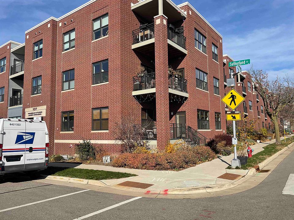 2nd image of 107 Sutherland Ct #324