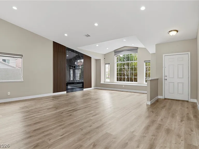 3121 Siena Cir — Photo 2