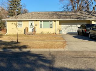 320 24th Ave S, Grand Forks, ND 58201