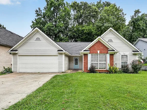 3035 Camelot Woods Dr, Lawrenceville, GA 30044