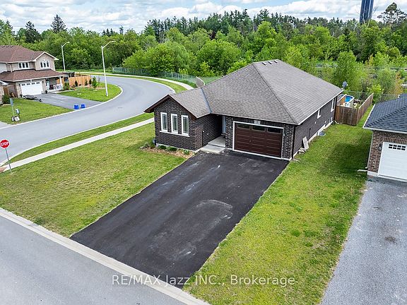 2nd image of 1 Millpond Ln