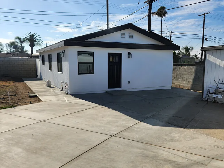 1414 N Hope Ave #B — Photo 1