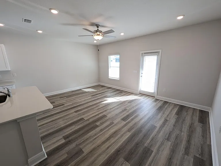 5723 Sandy Walk St — Photo 5