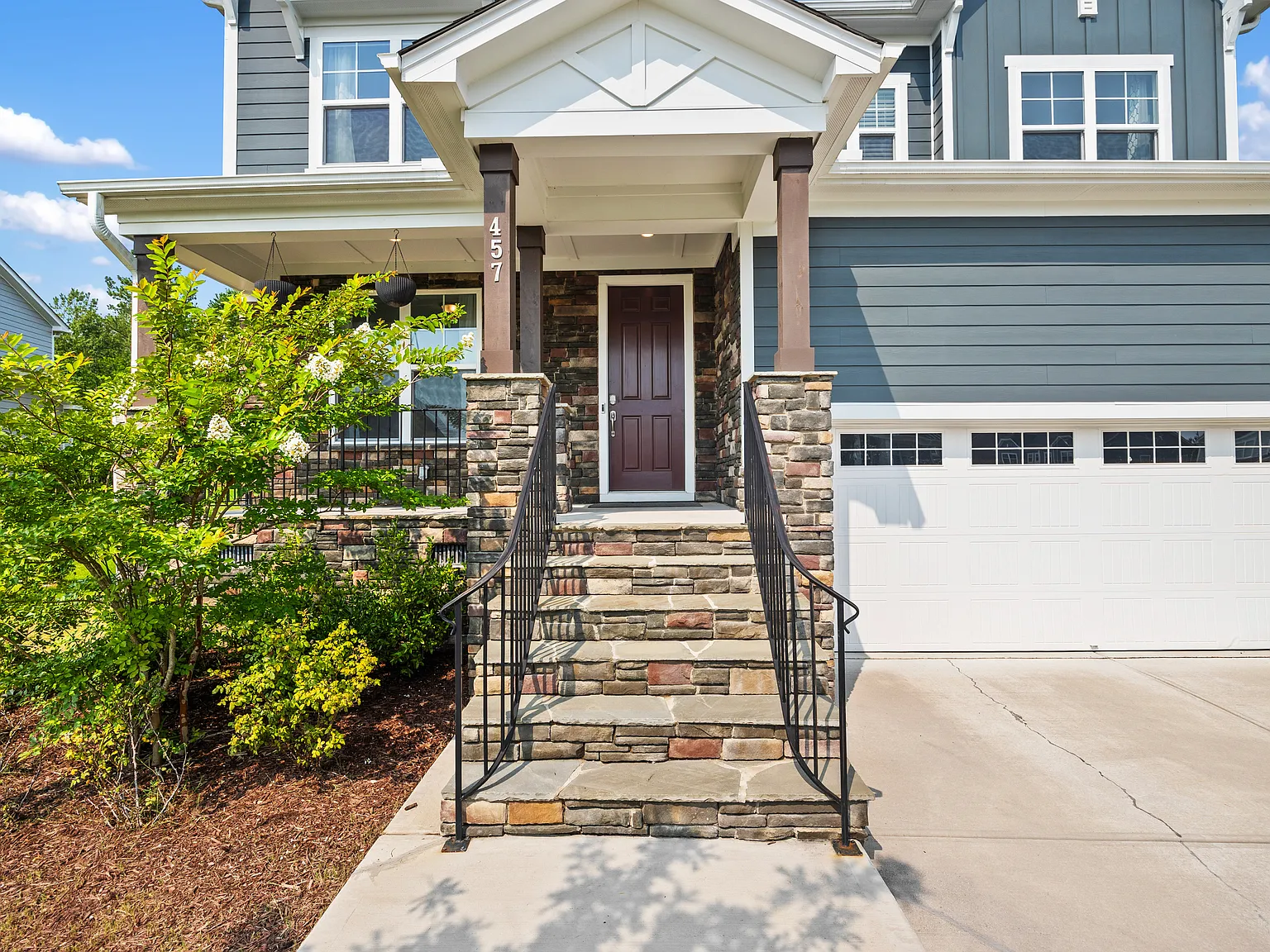 5 bed, 3551 sqft, $3,880 — Photo 4