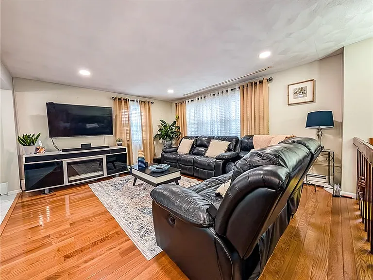 130 Smart St — Photo 8
