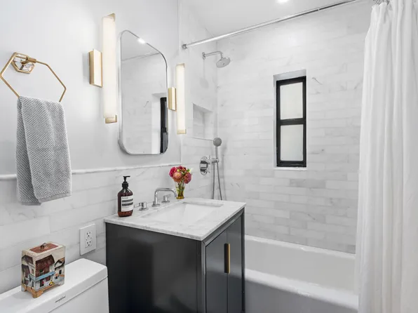 319 West 18th Street image 9 of 16