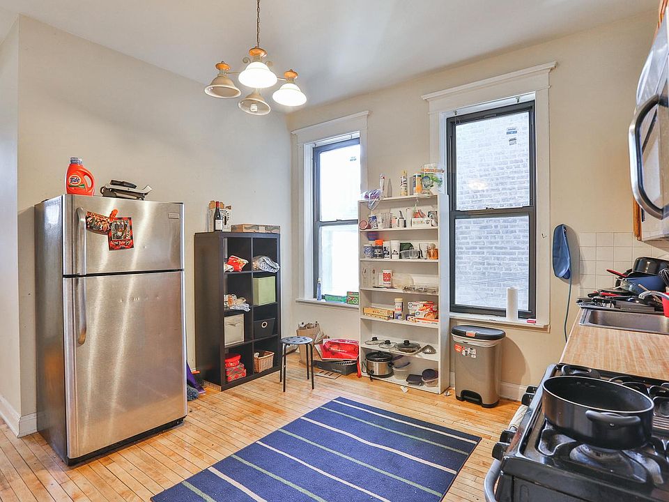 1st image of 1542 N Oakley Blvd #2MJ