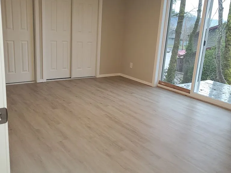 990 Mountain View Rd — Photo 16