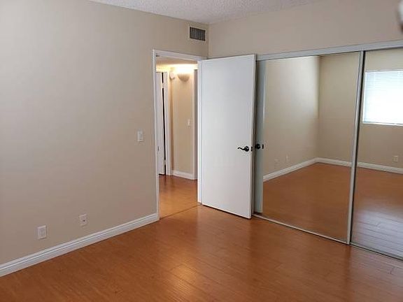 3rd image of 3751 S Canfield Ave APT 206
