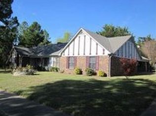 501 Hathaway Dr, Clinton, MS 39056