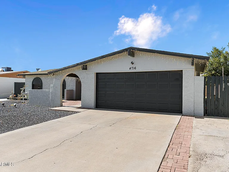 4716 W Christy Dr — Photo 6
