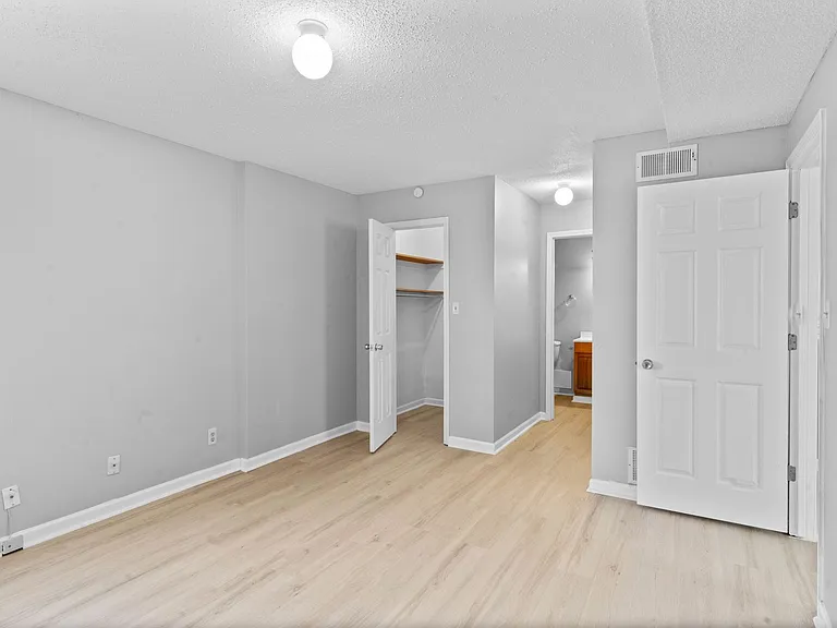 501 Vilas St — Photo 19
