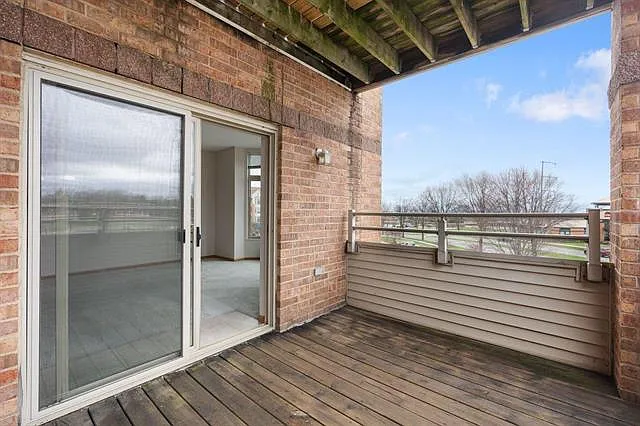 301 Harbour Town Dr #301 — Photo 30