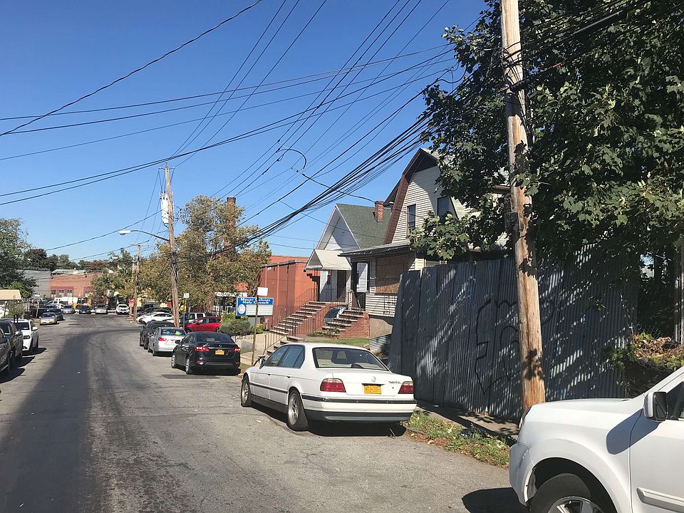 1st image of 13 Dubois Ave