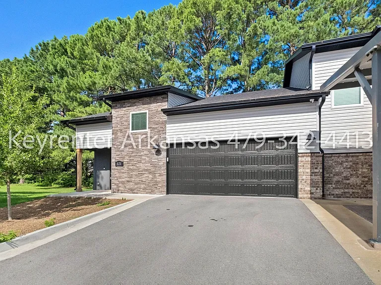 899 N Rupple Rd #121 — Photo 2