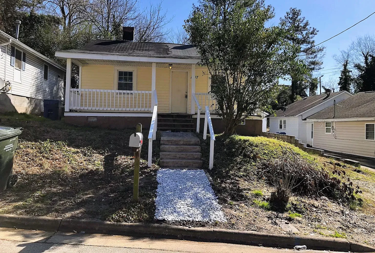2 bed, 804 sqft, $1,600 — Photo 1
