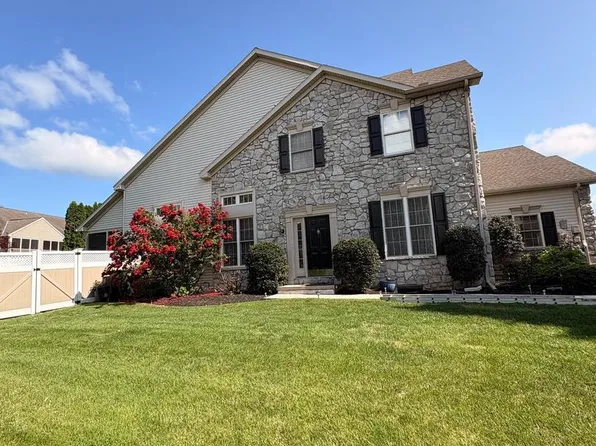 1053 Hammon Ave, Ephrata, PA 17522