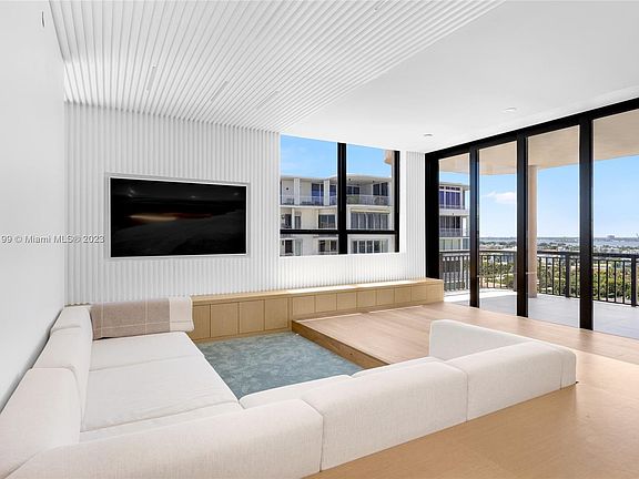 4th image of 10175 Collins Ave #Penthouse 6