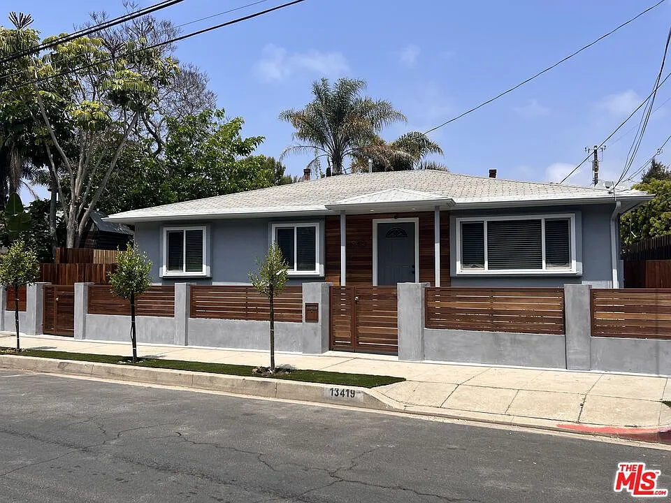 13419 Zanja St