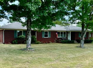 301 Hillview Dr, Dickson, TN 37055
